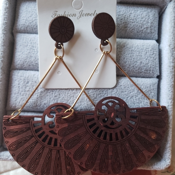 Light weight wood  Earrings - Picture 2 of 2